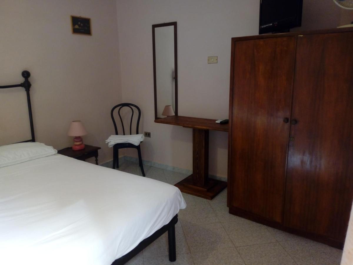 Il Cactus Bed & Breakfast San Giovanni Incarico Luaran gambar